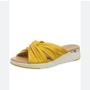 CAPRICE Kandy Mules Yellow Leather Size EU 39